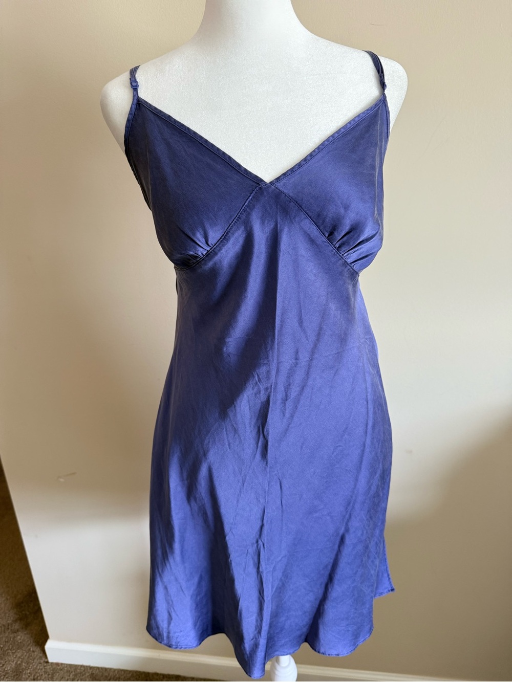 Y2K Victoria’s Secret 100 Silk blue babydoll keyhole slip dress chemise sz L